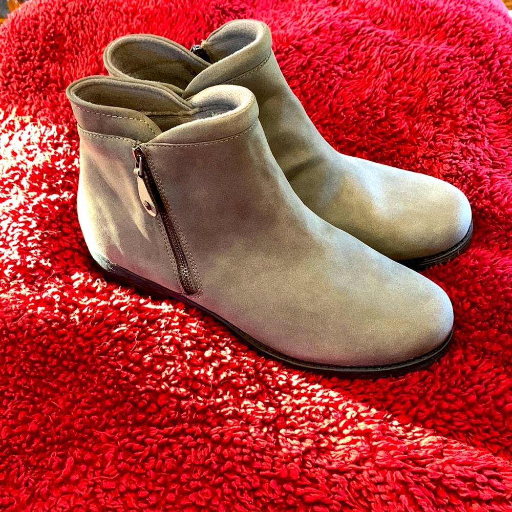 Sports Shoe Boot, NWT
